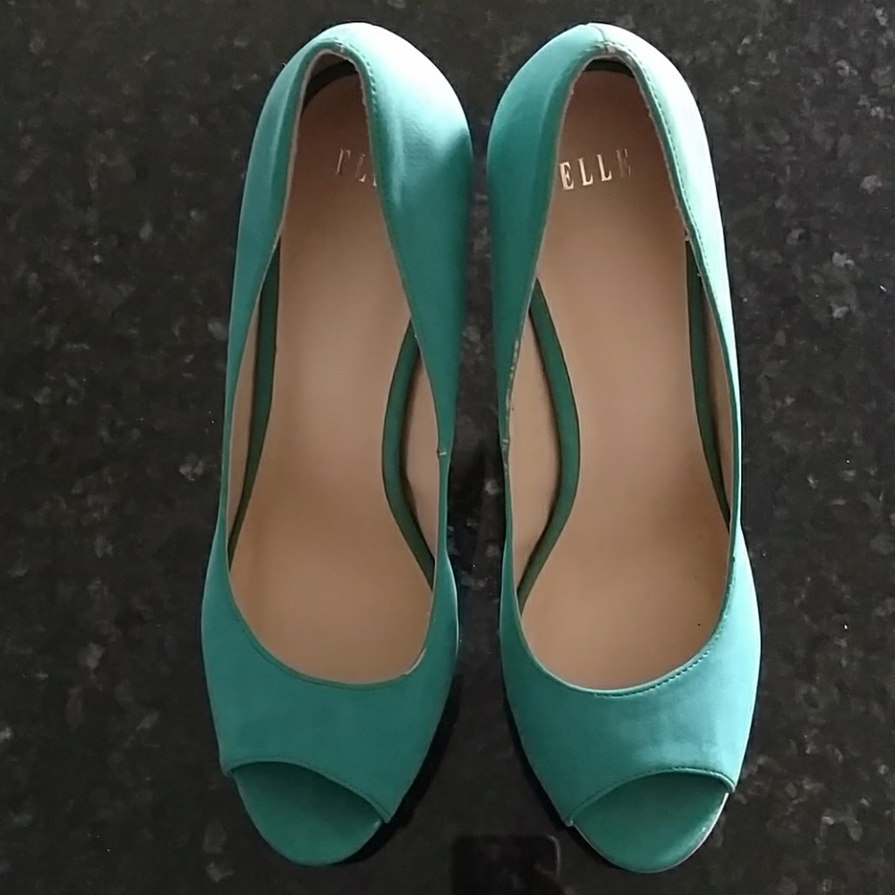 ELLE heels 9.5 Agua Blue